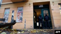 Берлинера полици, гайтаман сурт