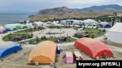 «Таврида.АРТ» – от либеральных ценностей до российской пропаганды милитаризма (фотогалерея)