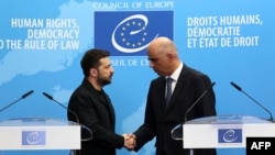 Украин президенти Владимир Зеленский менен Европа кеңешинин баш катчысы Ален Берсе, 25-июнь, 2025-жыл.