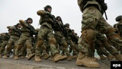 В НАТО не принимают государств с неразрешенными территориальными проблемами. Между тем простодушные комментаторы в Тбилиси искренне полагают, что как раз НАТО поможет Грузии в «возврате территорий»