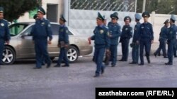 Правоохранители подвергают представителей ЛГБТ пыткам и насилию, говорят родственники (иллюстративное фото)