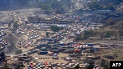 Ўзбекистон¸ Қозоғистон ва Россиядан ўтувчи Шимолий тармоқ НАТО юкларини темир йўл орқали¸ Покистондан ўтувчи Жанубий тармоқ эса¸ юк машиналари воситасида портларга элтади.