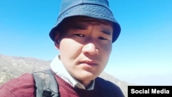 «Клооп» басылмасынын Чаткалдагы кабарчысы Аскарбек Мырзабеков.