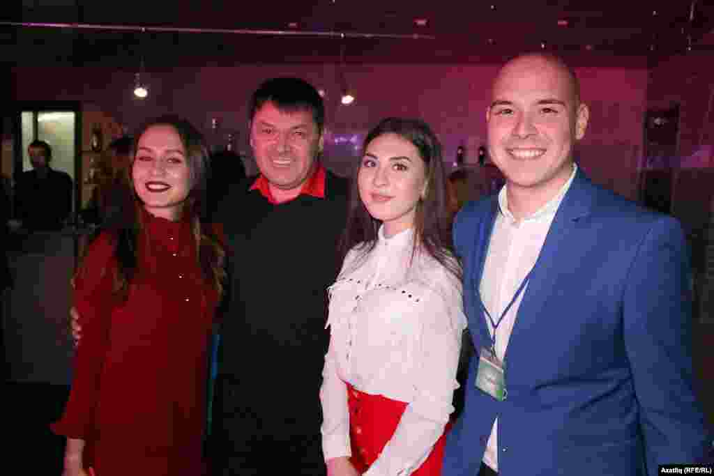 Җырчы Зөфәр Билалов танышлары белән