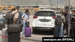 Eýrany Ermenistanyň serhedinden terk etmek isleýän adamlar