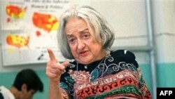 Бетти Фридан: «Женщинам нечего терять, кроме своих пылесосов»