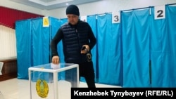 Голосование на участке № 350 в Алматы. 6 октября 2024 года