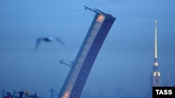 Санкт-Петербург. Суда проходят Литейный мост