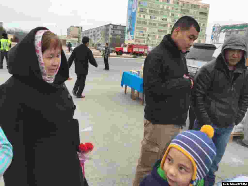 Одни покупатели говорят, что цены на ярмарке почти не отличаются от цен на местном рынке, другие сказали, что цены значительно ниже рыночных. &nbsp;&nbsp;