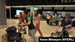 Սիրիահայերը ժամանում են Հայաստան, օգոստոս, 2012թ. 