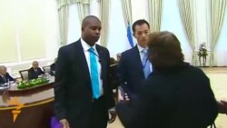 В Самарканде западных журналистов, пытавшихся задать вопросы Керри и Каримову, выставили из зала заседаний