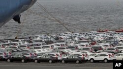 Ճապոնիա - Արտահանվող ավտոմեքենաներ Յուկոհամայի նավահանգստում, արխիվ