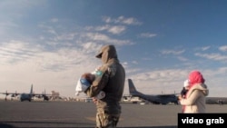 Операция по эвакуации граждан Казахстана из Сирии — на распространенном властями страны снимке без указания даты съемки.
