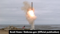 АКШнын Коргоо министрлиги жерден атылган жаңы канаттуу ракетасын сынады.