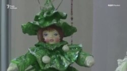 Українська майстриня перетворює вату в новорічні прикраси (відео)