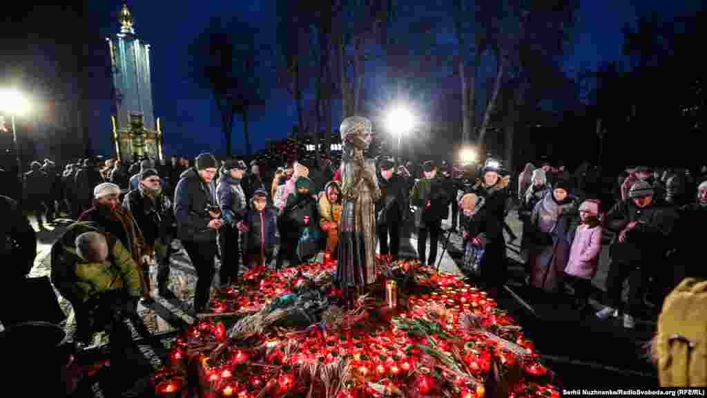 Меморіал жертв Голодомору осяявся &laquo;вогниками пам&rsquo;яті&raquo;. 