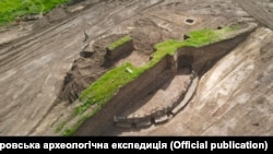 Унікальний кромлех доби енеоліту. Його діаметр – 18 метрів