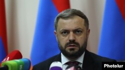 Էկոնոմիկայի նախարար Գևորգ Պապոյան, արխիվ