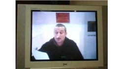 Леонид Развозжаев читает стихи 