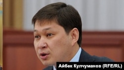 Сапар Исаков.