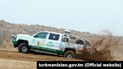 Гоночный автомобиль президента Туркменистана.  