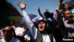 Owganystanyň paýtagty Kabulda şaýy hazara azlygyndan on müňlerçe adam protest geçirýär. 16-nnjy maý, 2016 ý.