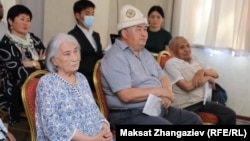 Роза Айтматова жана Тынчтыкбек Чоротегин.