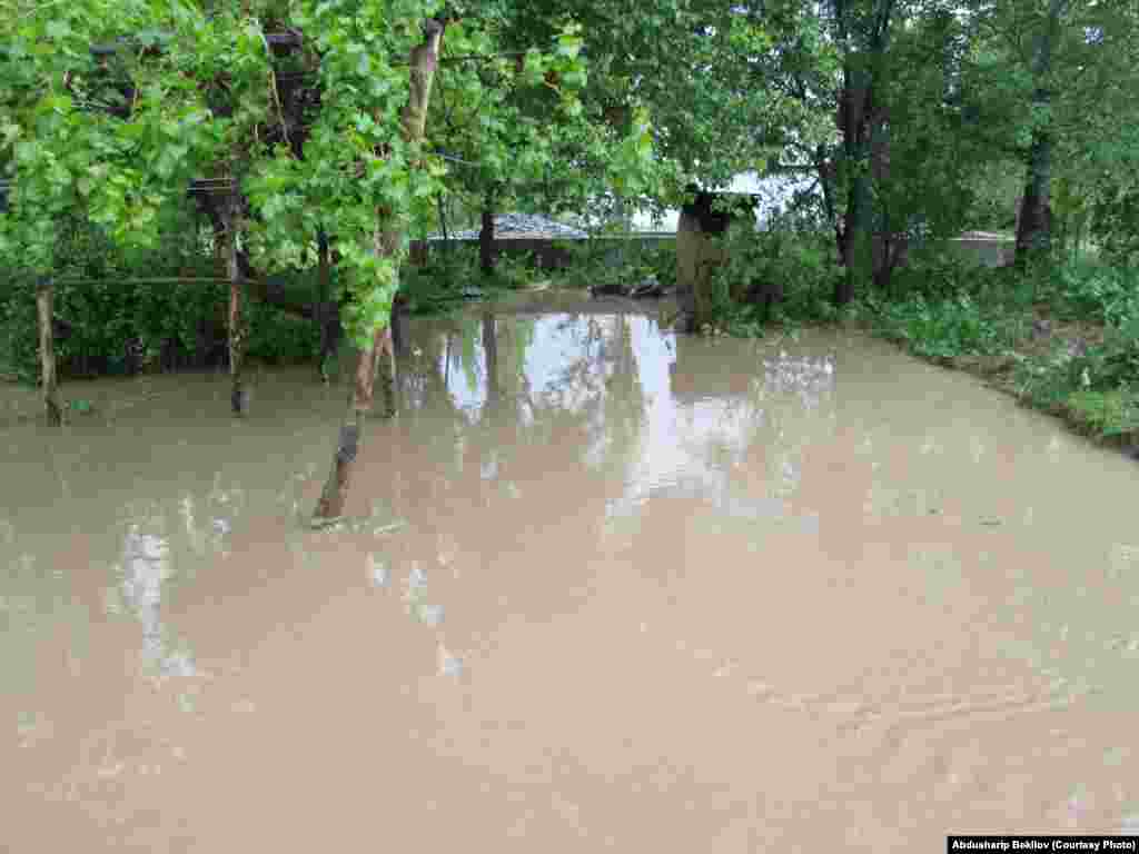 Кара-Жыгач&nbsp; айылынын тургундары сел каналга эгин суугаруу үчүн тосмо кургандыктан, 2016-жылдын 18-апрелине караган түнү катуу жааган жамгырдын кесепетинен селканалдын суусу тосмого чогулуп, селканалдан ашып, айылдын ичине кирип, он эки турак үйдүн короо сарайларын жана там аркаларын каптаган.