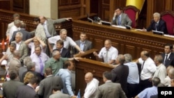 Пока Ющенко и Янукович не договорятся, Рада не сможет поставить точку в кризисе, говорят эксперты