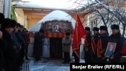 Полковник Толкунбек Шоноевди акыркы сапарга узатуу, Ош, 13-январь, 2013