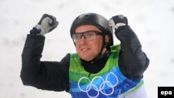 Алексей Гришин из Белоруссии стал олимпийским чемпионом Ванкувера в лыжной акробатике.