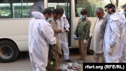 در نتیجه کاهش کمک های بین المللی بسیاری از کلینیک ها و شفاخانه های تداوی معتادان فعالیت های خود را متوقلف کرده اند