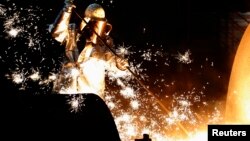 Робітник металургійного заводу в Німеччині (архівне фото)