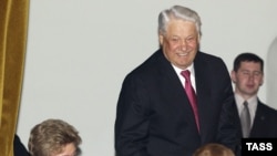 В некоторых юбилейных публикациях сквозит разочарование в первом российском президенте